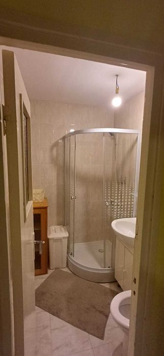 Inchiriez apartament