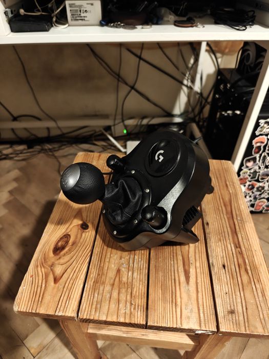 Volan Gaming Logitech Trueforce G923 + schimbător + frana de mana