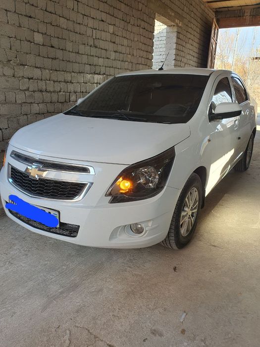 Mashina 2023 yil 117  000 ming yurgan halol prabegi 4 yangi bolon yang