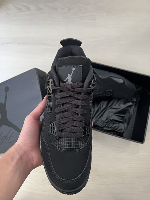 Jordan 4 Black Cat - 42