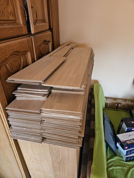 Parchet laminat.