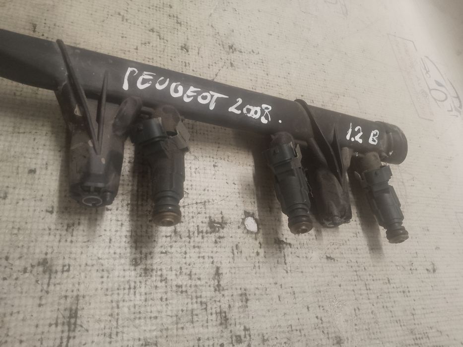 rampa plus injectoare  peugeot 2008 1.2 benzina 2016
