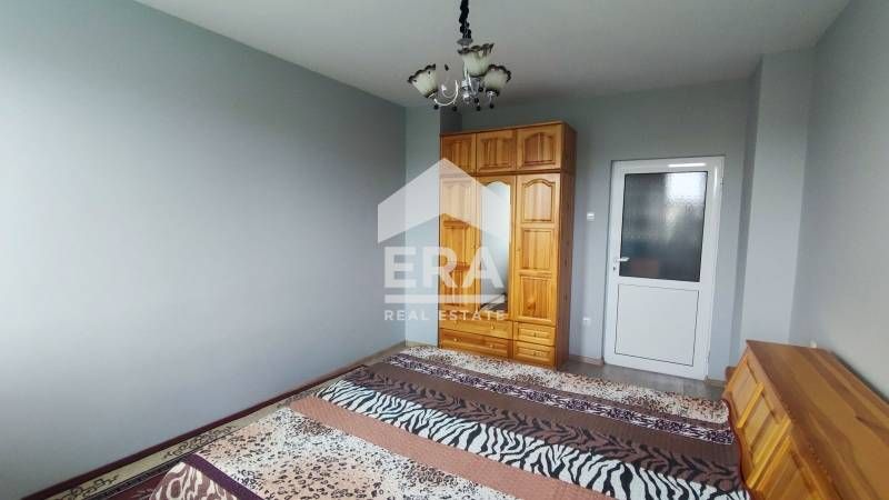 ЕРА ИмотиТе предлага под наем цялостно обзаведен Тристаен Тухлен апарт