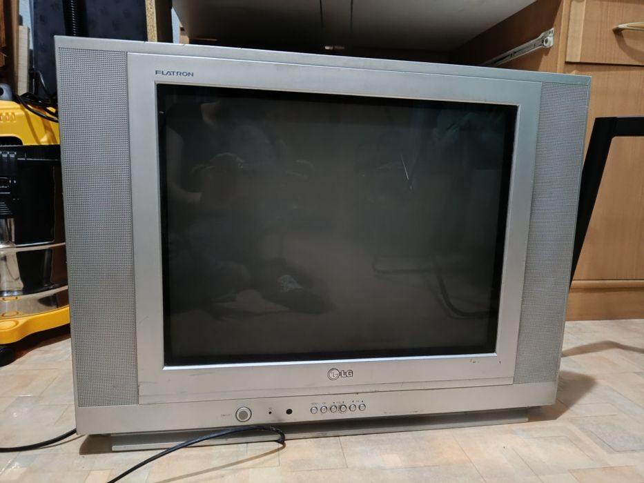 Телевизор LG flatron