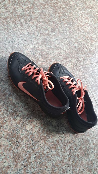 Дамски маратонки Nike