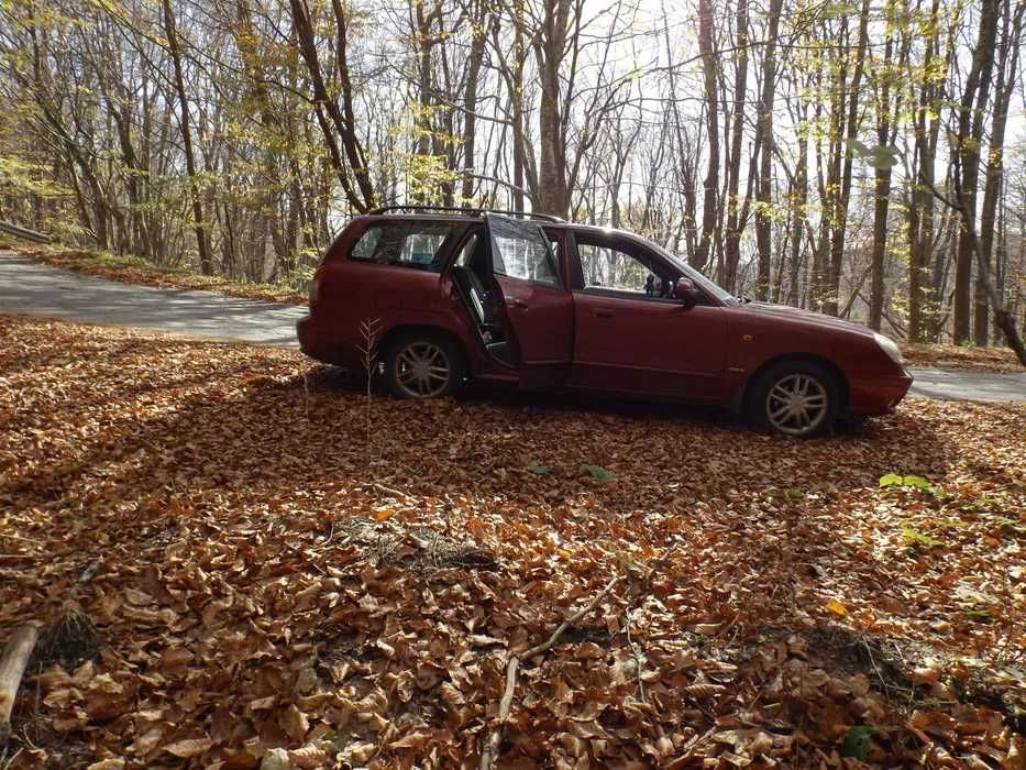 Daewoo Nubira  2. 0 бензин  16 v продава се цяла за части.