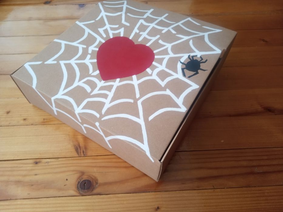 Кутии и кашони за пратки