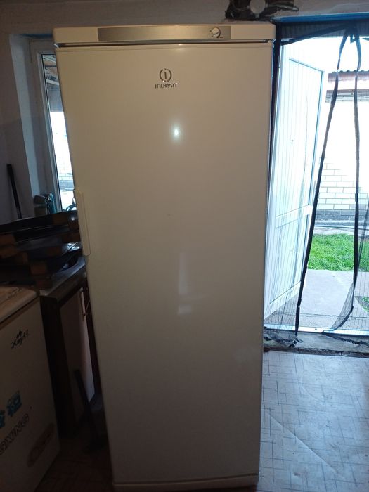 Продам морозилник INDESIT очень отличном состоянии