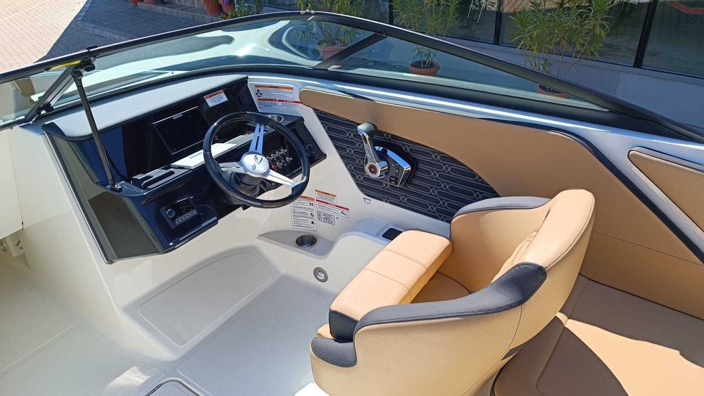 Sea Ray 210 Outboard