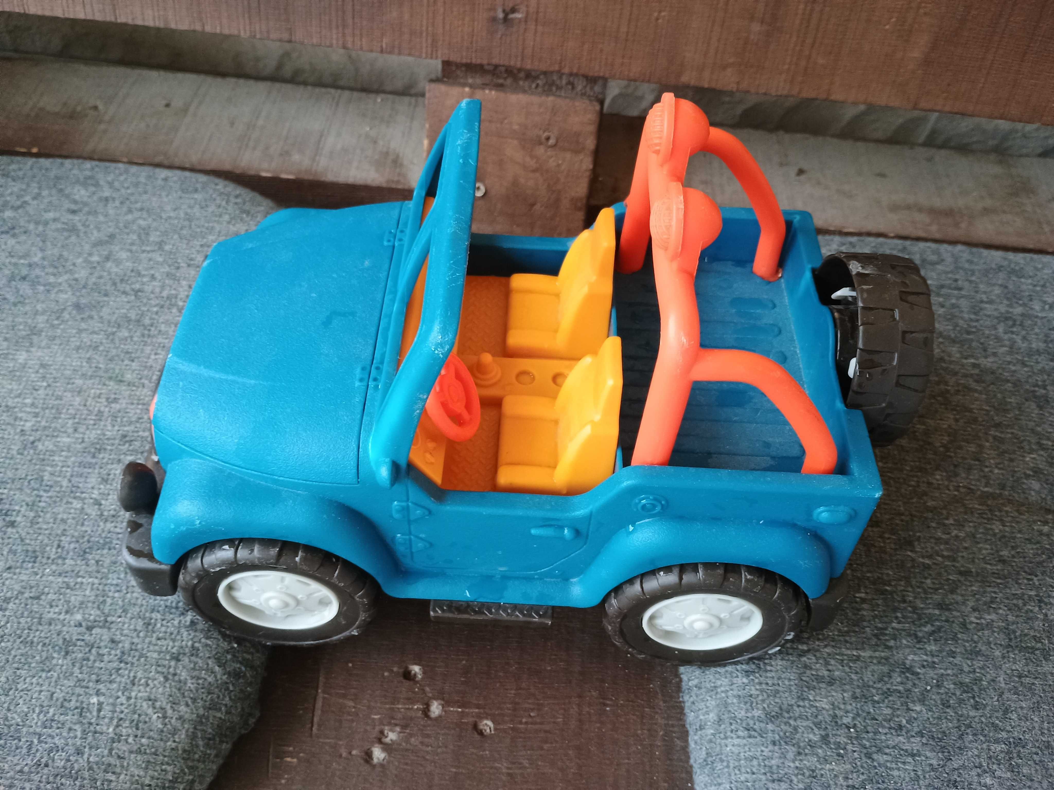 Продавам детска кола за игра
