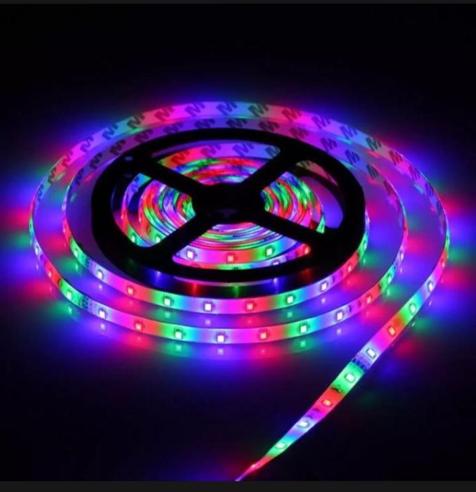 5 метра RGB LED Диодна лента 3 цвята (В комбинация стават 16 цвята)