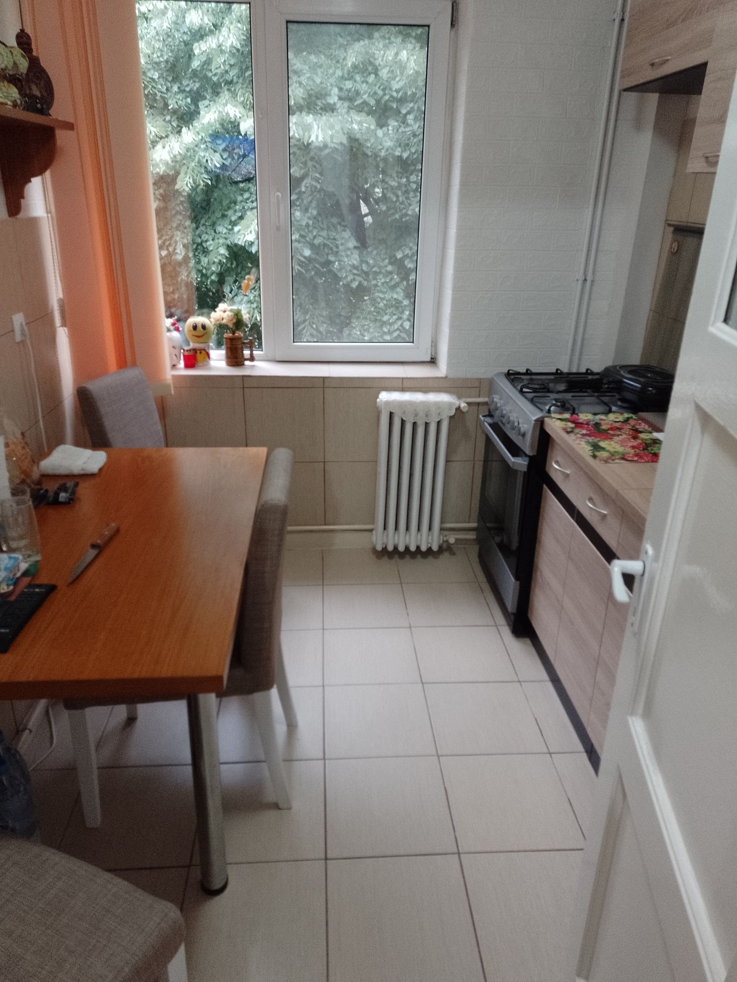 Apartament 2 camere semidecomandat de vanzare