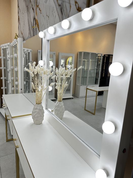 Oina zerkalo salon uchun