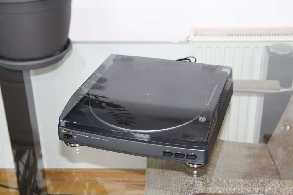 Aiwa PX-E855 cu preamplificator incorporat, curea si ac noi.