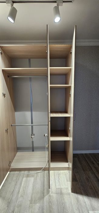 Шкаф для прихожей