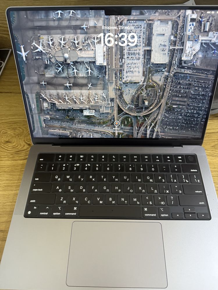 Macbook pro M3 14inch ideal