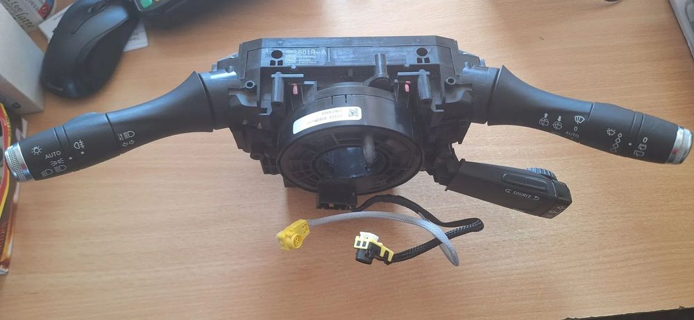 Maneta semnalizator ,stergator volan renault  captur