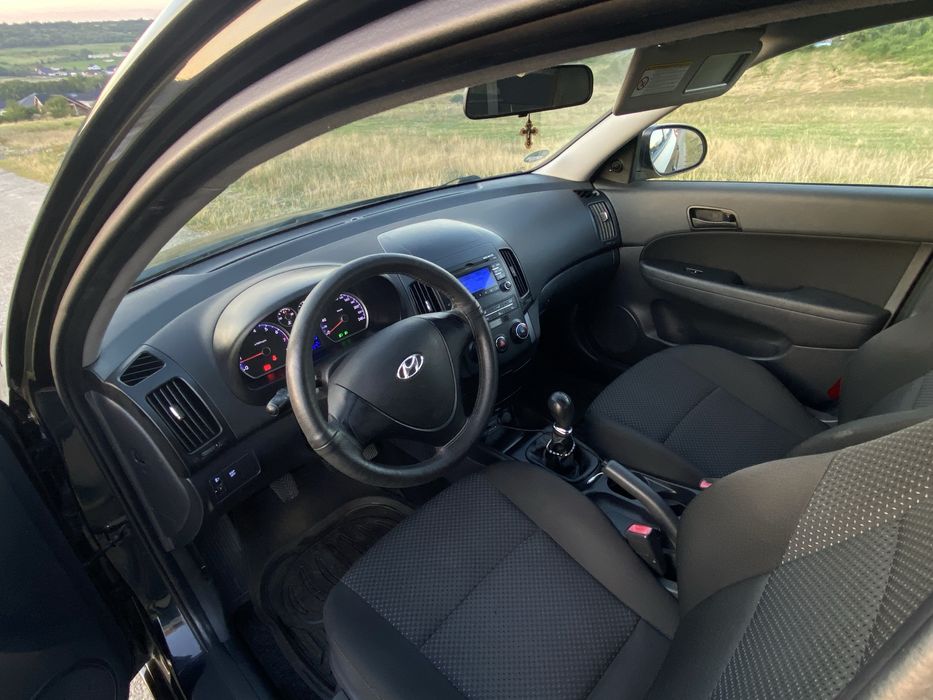 HYUNDAI I30 black