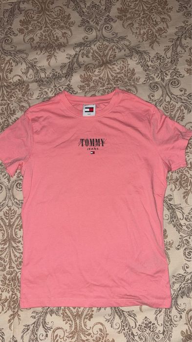 Тениска на Tommy Jeans.
