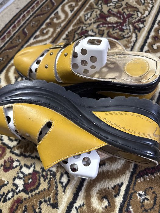 продаю тапочки панталет 39 размер модные спортивные цена 200 000 сум у