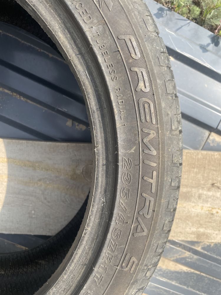 Продам шины 235/45/17