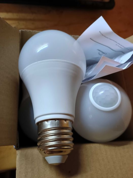 Продавам led лампи с датчик