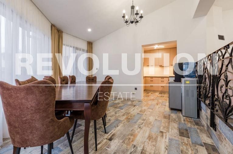 Дава се под наем Къща в к.к. Камчия - 420 кв.м за 2400 € - Снимка #2