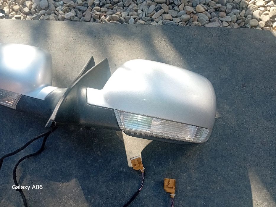 Vând oglinda stanga/dreapta pentru vw touareg 7L nonfacelift 2003-2007