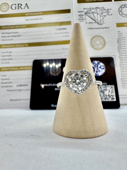 Сребърен пръстен с мойсанит (диамант) 1 карат