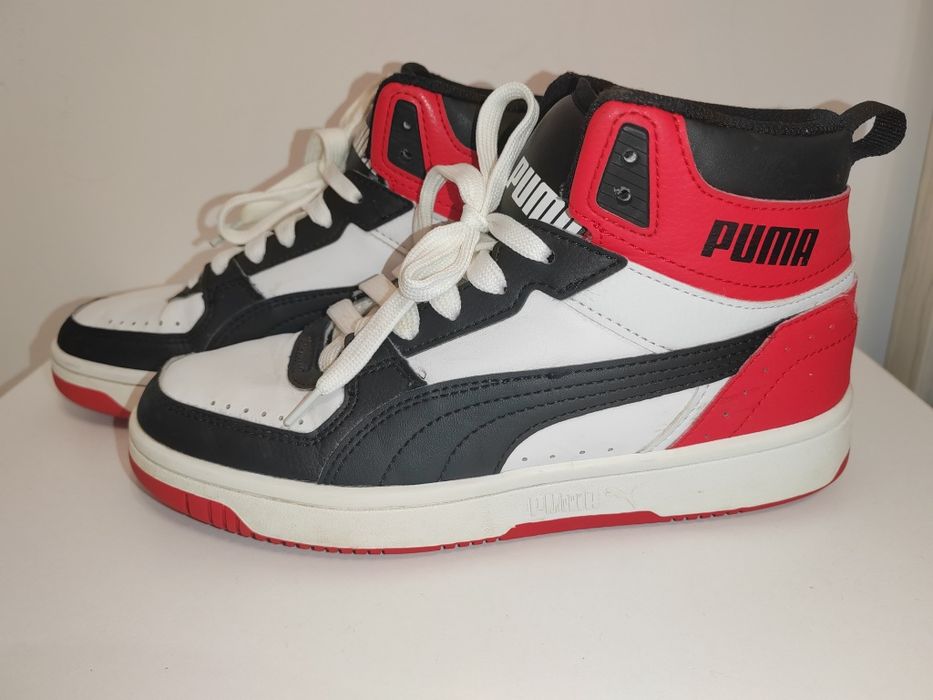 Ghete Puma Rebound Joy Unisex alb si rosu, mar 36, nota 9,5 din 10.