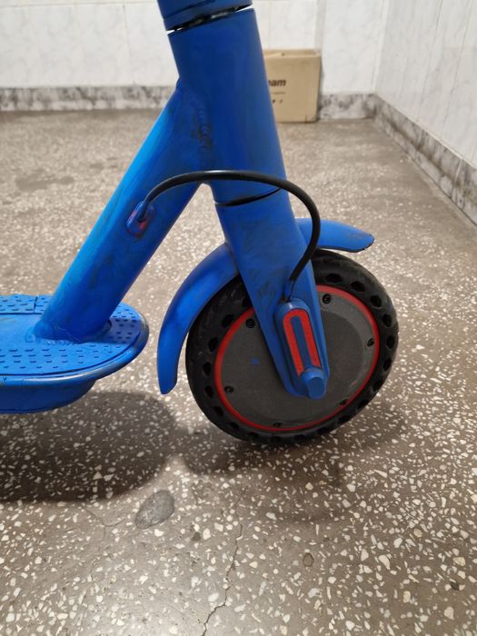 trotineta aovopro m365 partial funcționabila mai mult pt piese