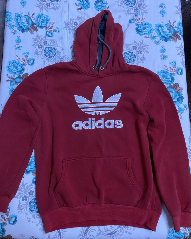 Hanorac adidas rosu.