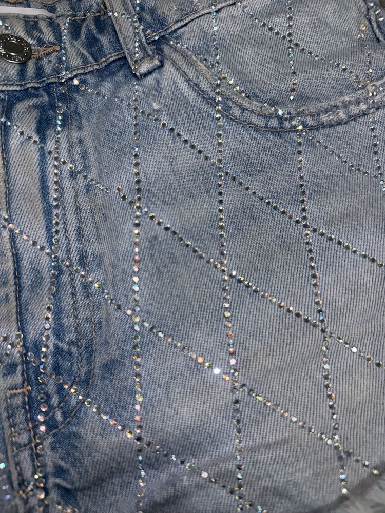 Къси дънкови панталони с камъчета от ZARA