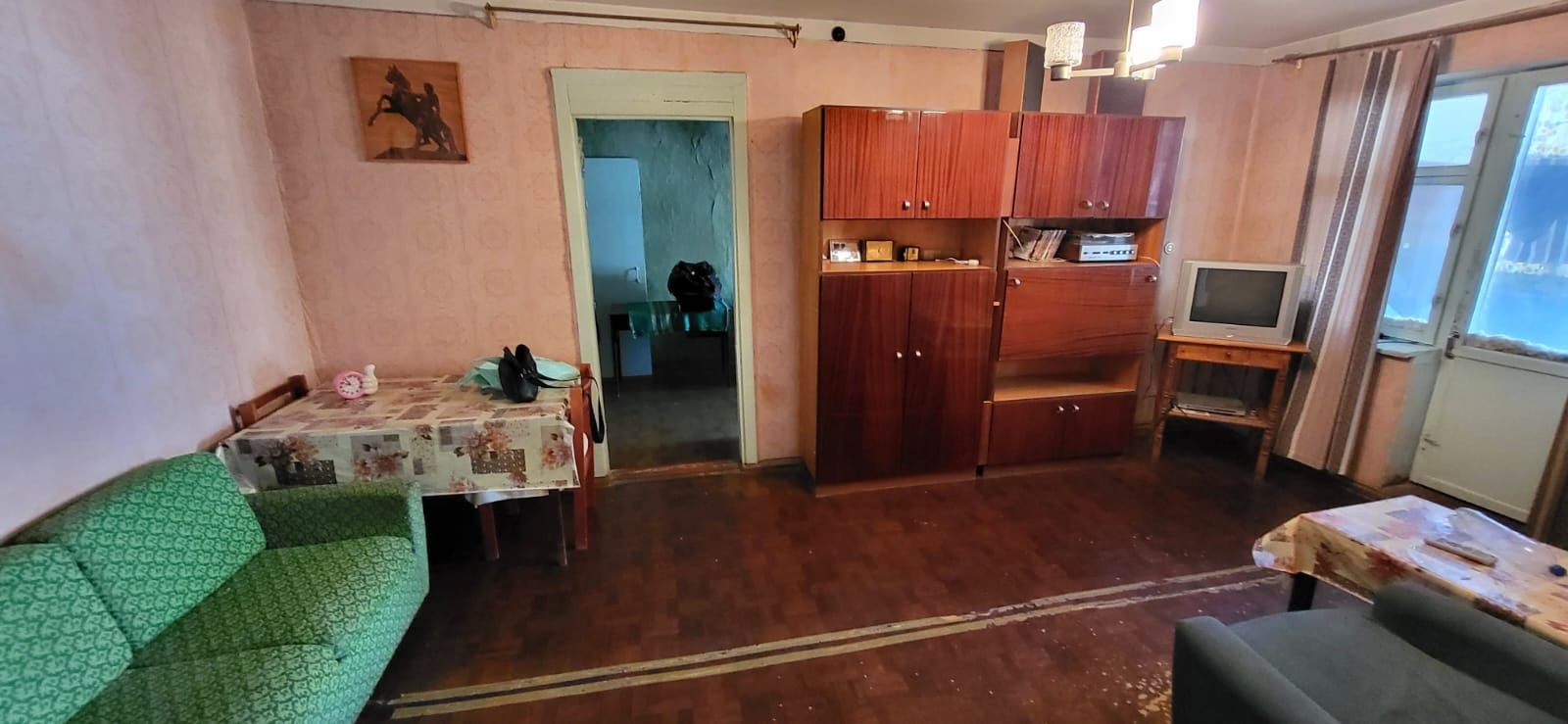 Продаётся квартира 2-х комнатная ,угловая