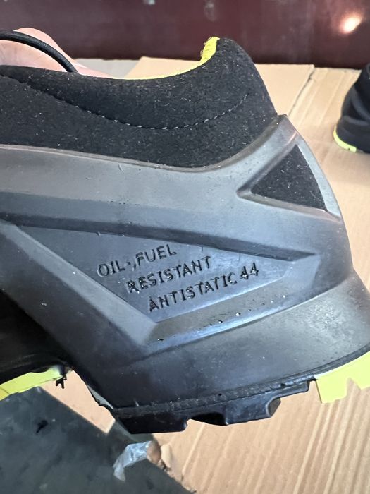 Vand pantofi protectie Uvex marimea 44