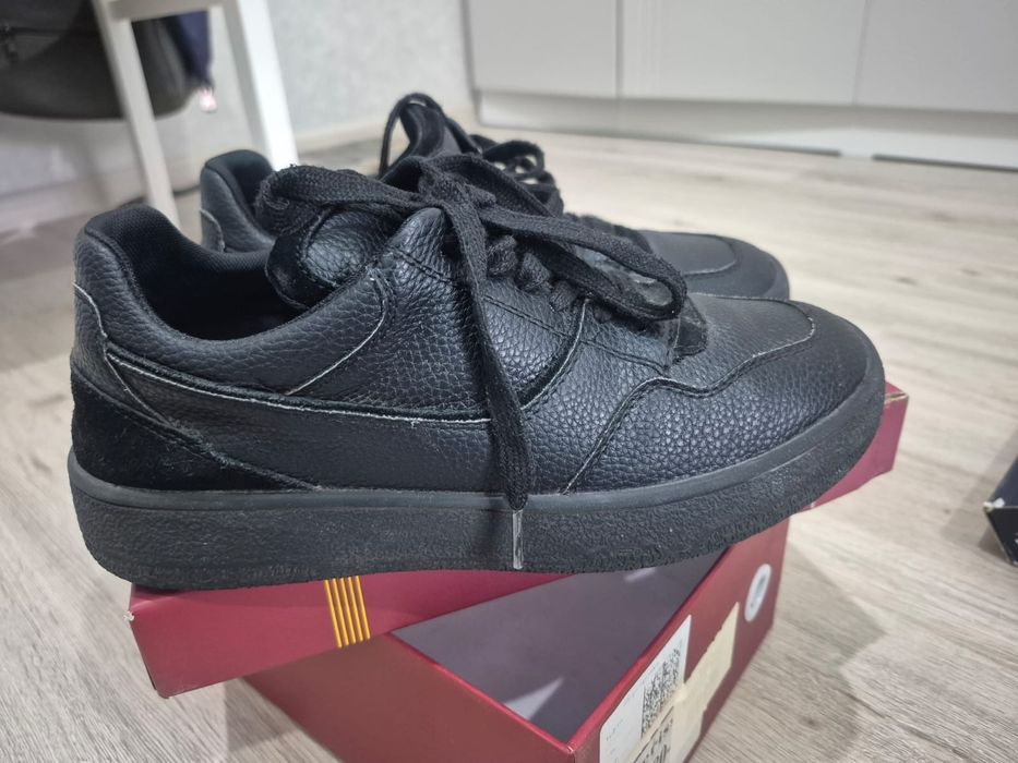 Продам туфли школьные