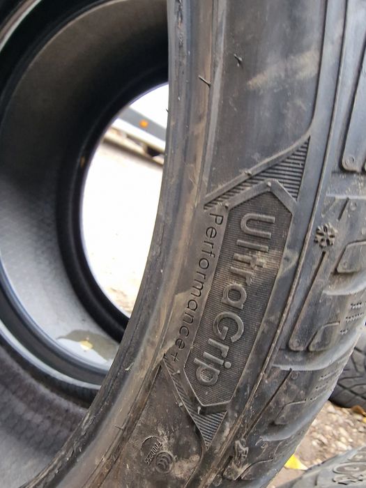 Anvelope 275/35R21 marca Goodyear, DOT 2023, M +S