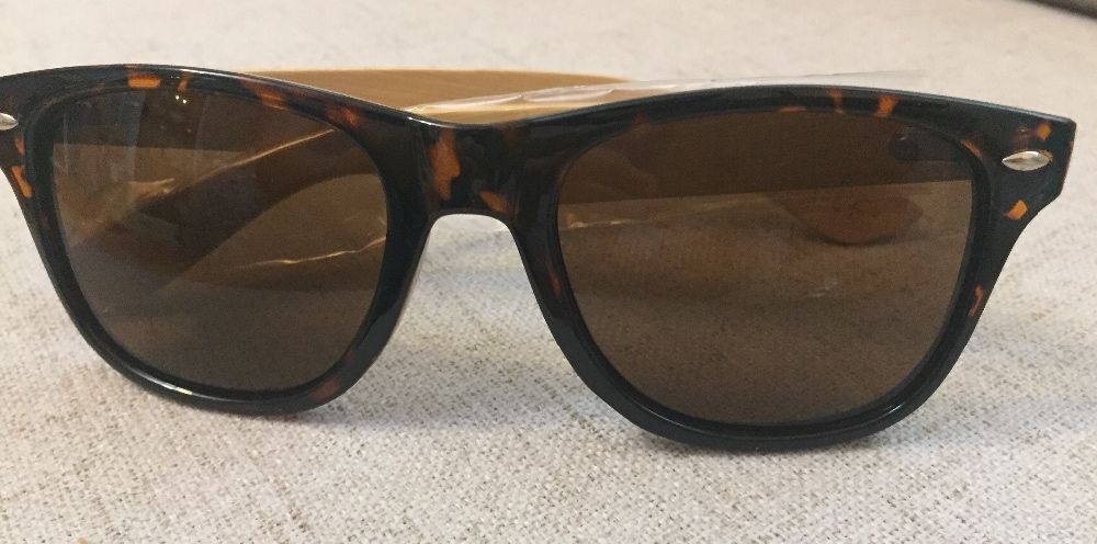 Слънчеви очила с дървена рамка и дървена кутия за очила