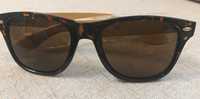 Слънчеви очила с дървена рамка и дървена кутия за очила
