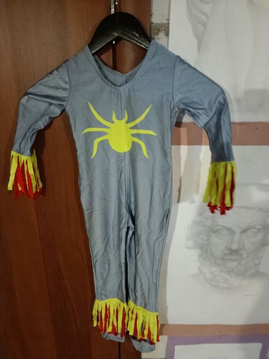 Продам костюмы для нового года
