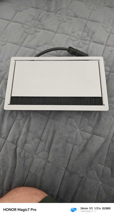 Priză încastrabilă Bachmann pentru birou – 2 prize + 2 porturi RJ45