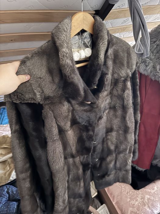 Норковую шубу продам