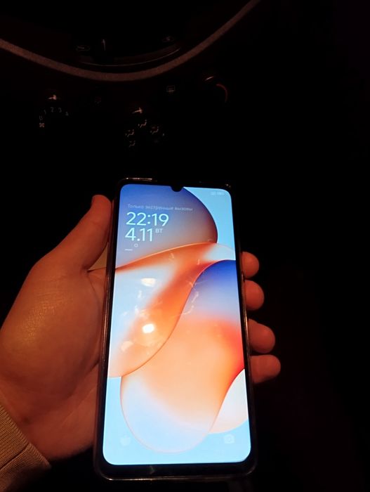 Продаю Redmi 13c 8/256 в хорошем состоянии