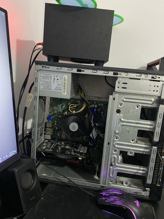 Vand sau schimb PC gaming