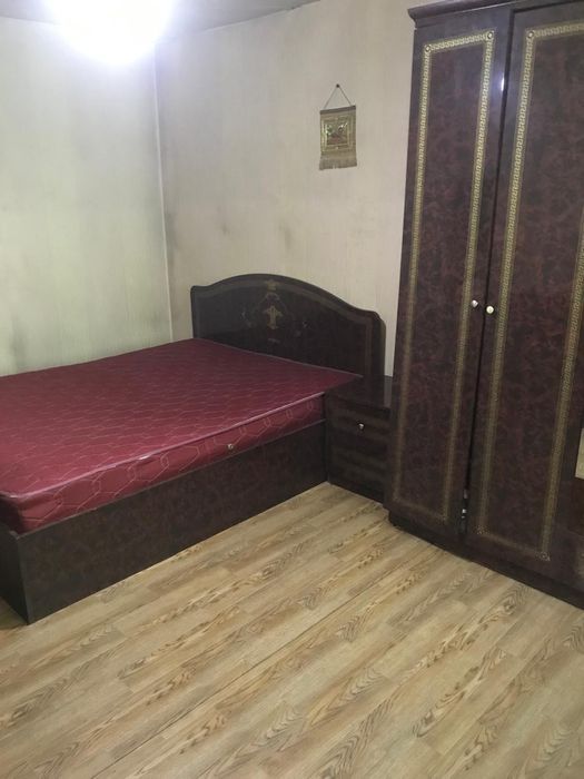 Продам спальный гарнитур с матрасом .100.000 тг