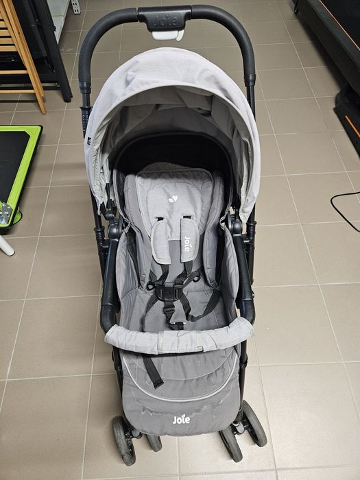 Carucior Joie Mirus, pozitie somn si mâner reversibil.