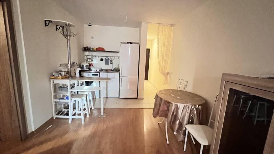 Продава се Двустаен апартамент в Бургас, Център - 74 кв.м за 1000 €/кв.м - Снимка #4