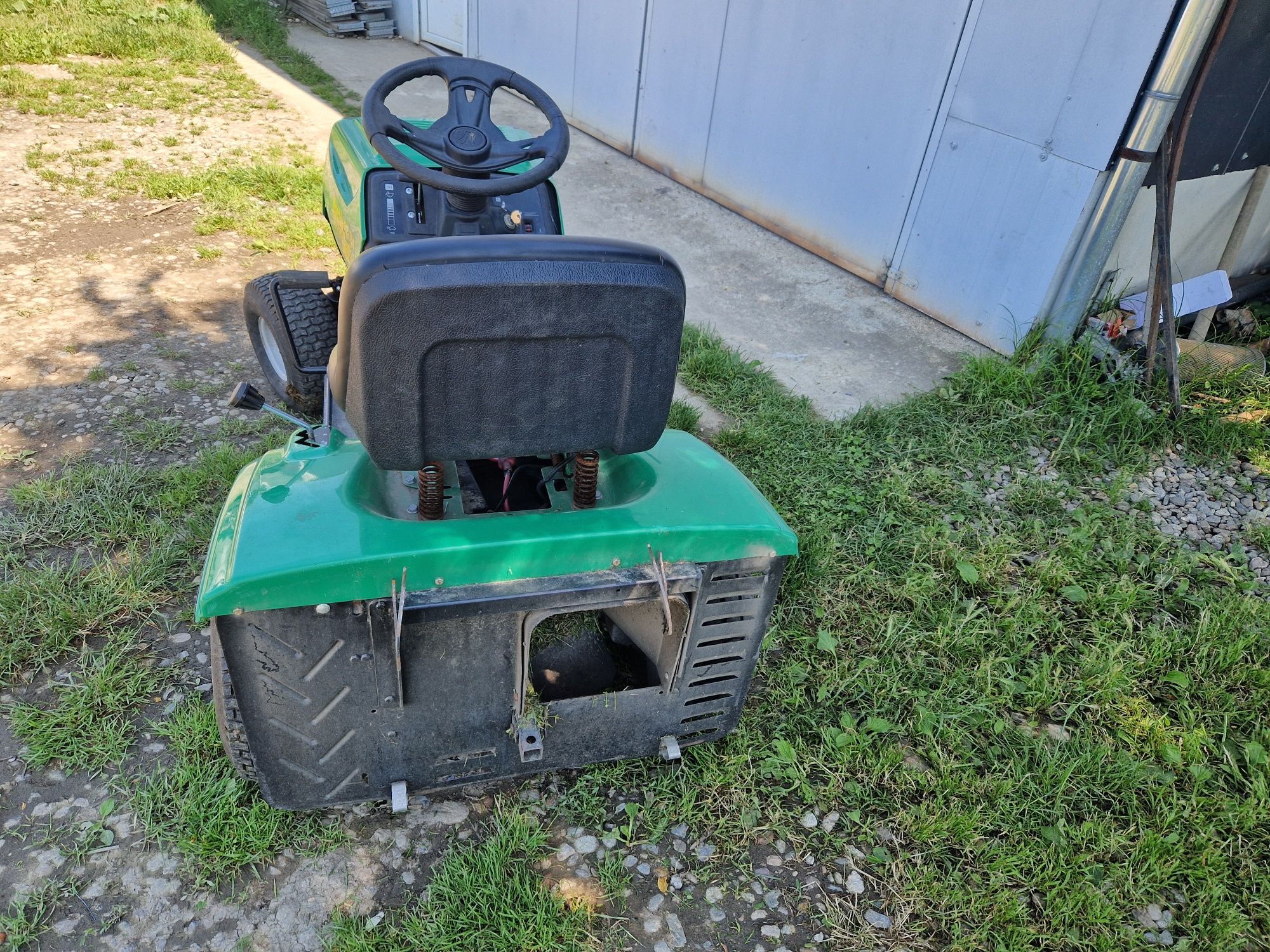 Tractoras de tuns gazon