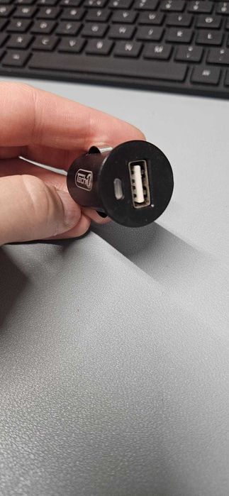 Incarcator auto cu mufa tip USB A