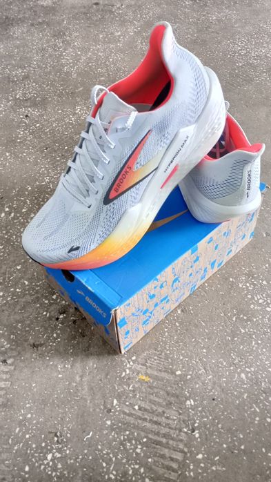 Adidasi Brooks hiperion max 2